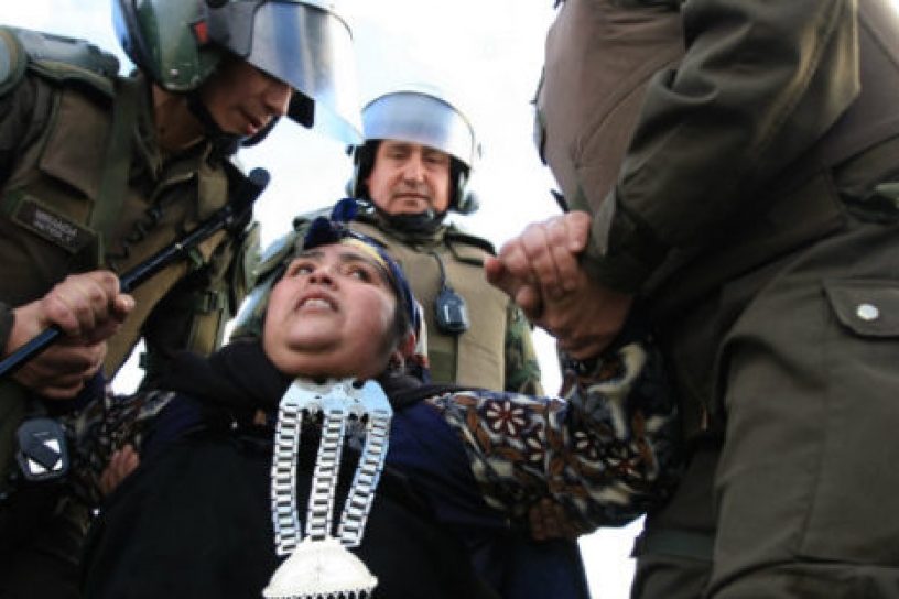 Amnistía Internacional da cuenta del uso excesivo de la fuerza policial y de detenciones arbitrarias a mapuches