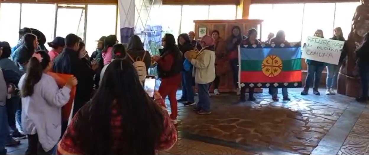 Frente a deficiente gestión alcaldicia: Comunidades mapuche pehuenche se manifiestan en municipio de Alto Biobío