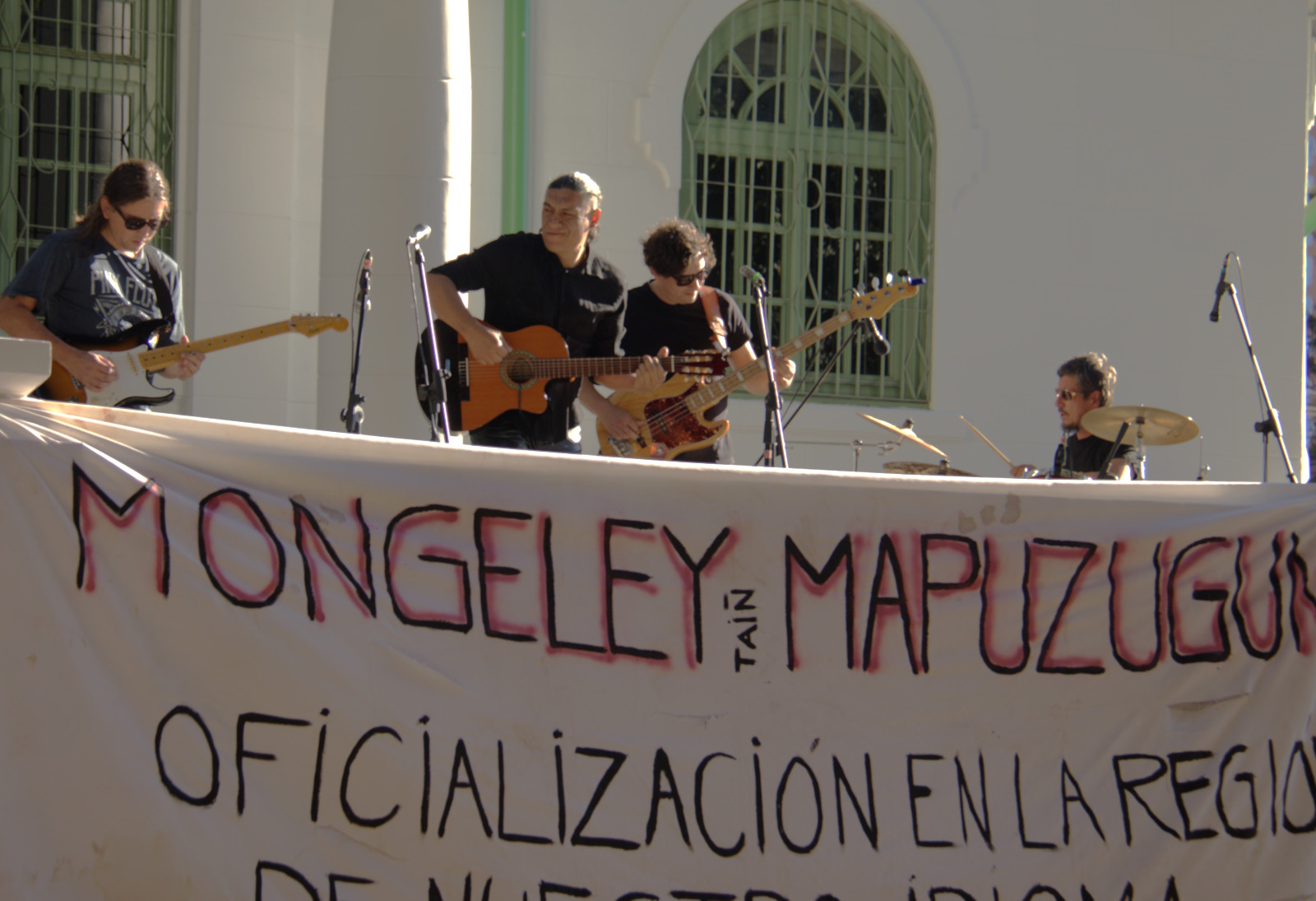 Meli Newen redescubre su raíz sonora con íntimo concierto acústico en Casa Varas